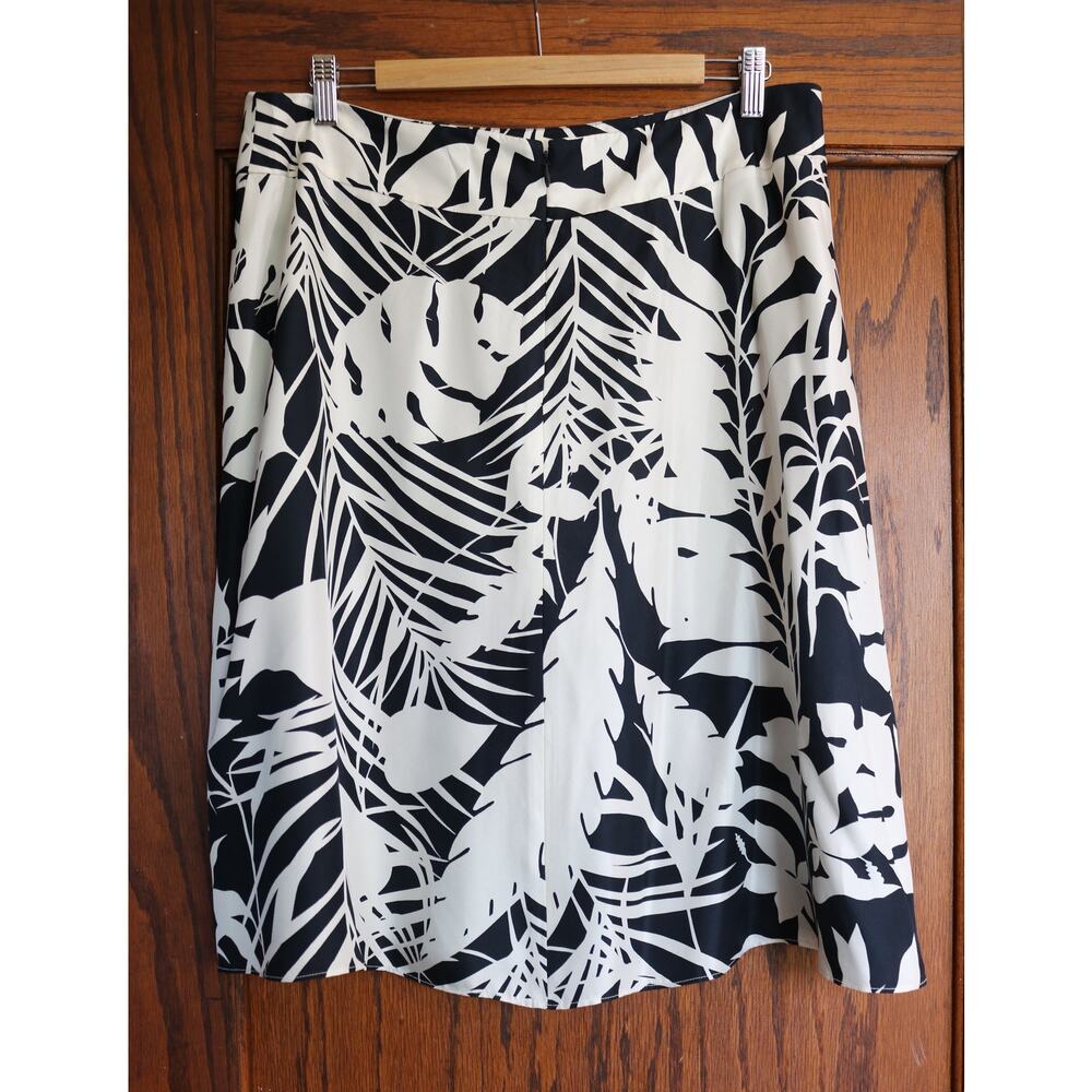 ANN TAYLOR ALine Midi Skirt Womens Size 14 Black White Tropical Palm Trees Silk - Picture 2 of 13